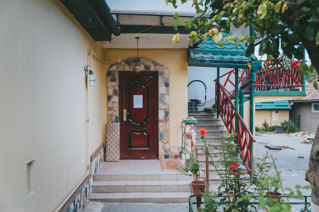 Casa Vinco Vici Hotel Turda Exterior foto