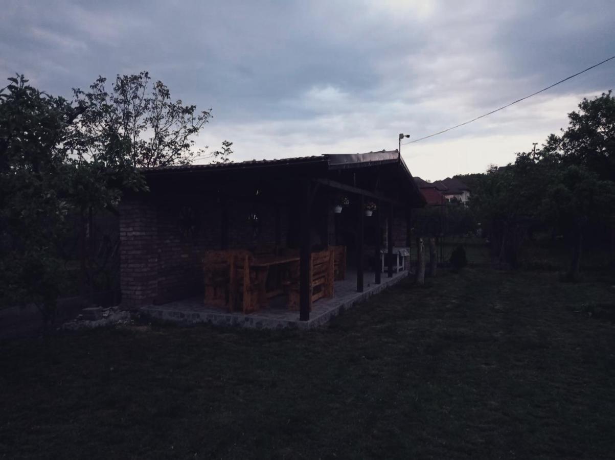 Casa Vinco Vici Hotel Turda Exterior foto