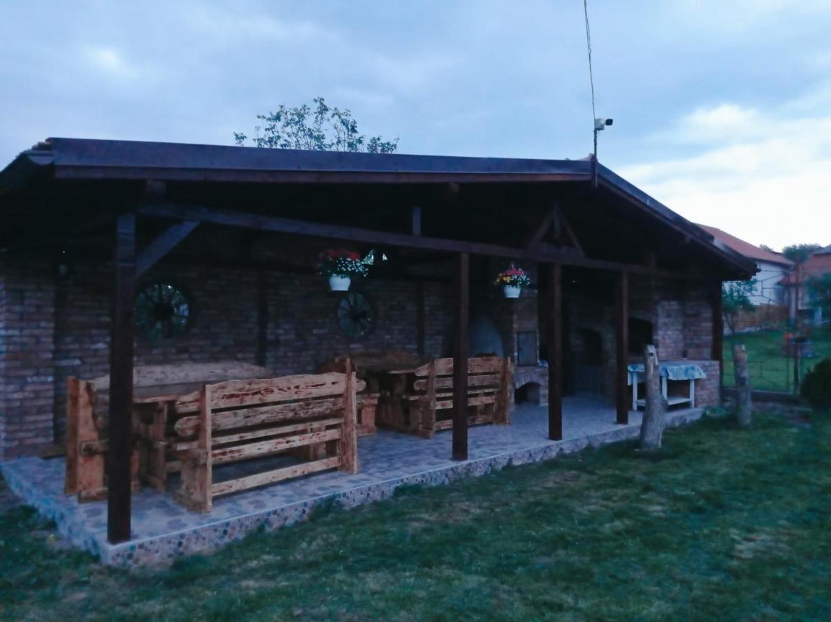 Casa Vinco Vici Hotel Turda Exterior foto